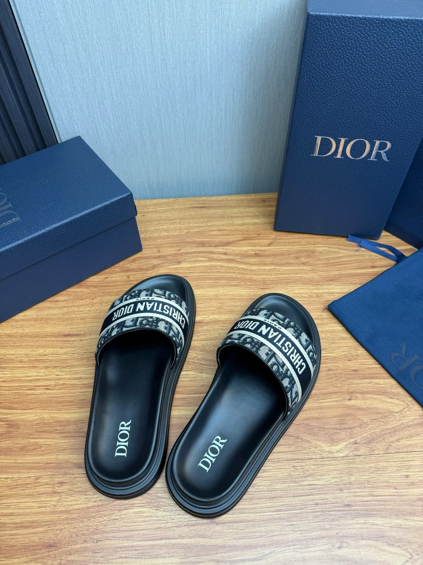 Men's shoes 260💰 Dior. Men's slippers🩴Official website 1:1 production 38-45 size 45 46 🉑️Customized original material shipped✅